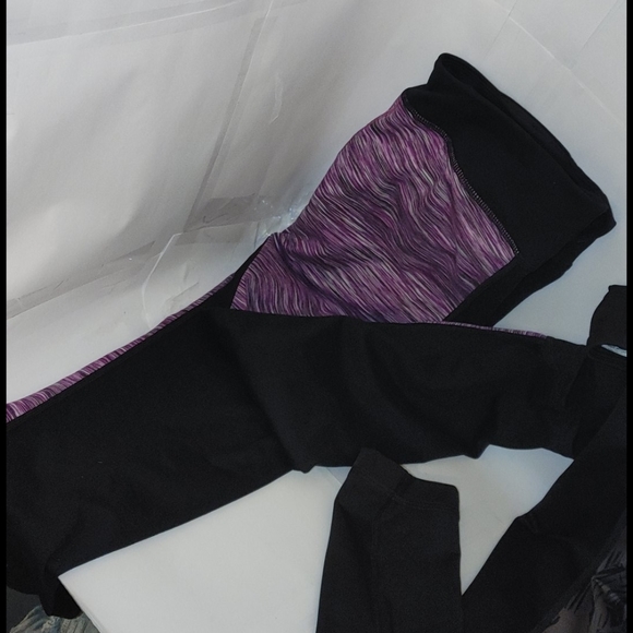 Workout, zumba, runners, dance, exercise clothes - Picture 2 of 12